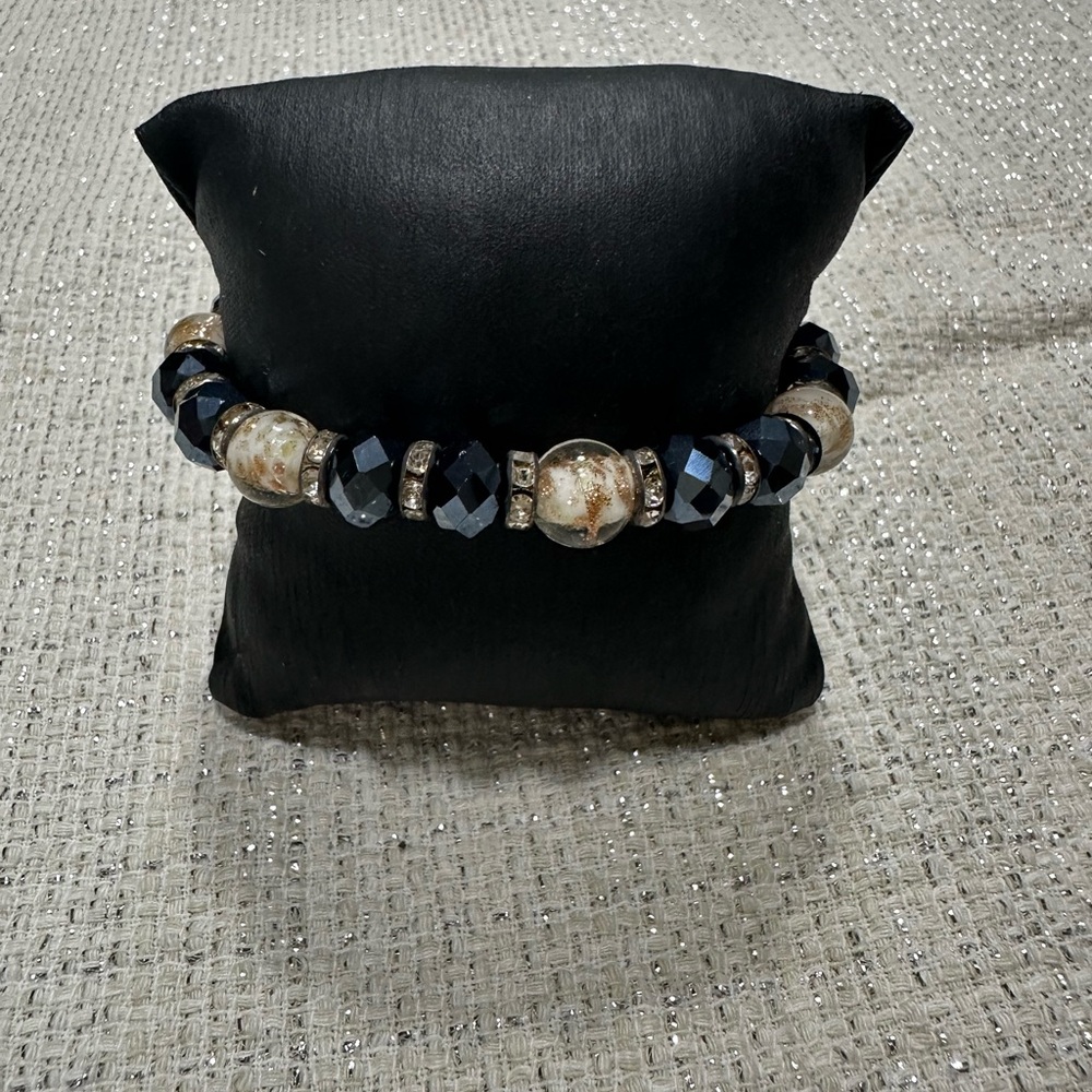 Elegant Black and Gold Murano Glass Beaded Bracelet